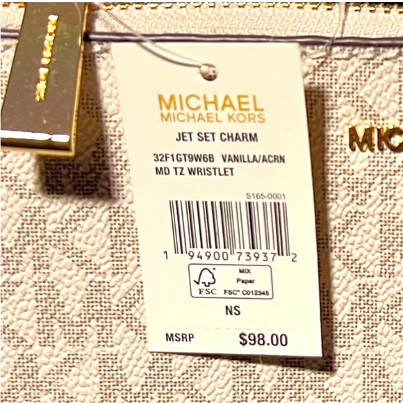 NEW Michael Kors extra large vanilla wristlet - Picture 6 of 8